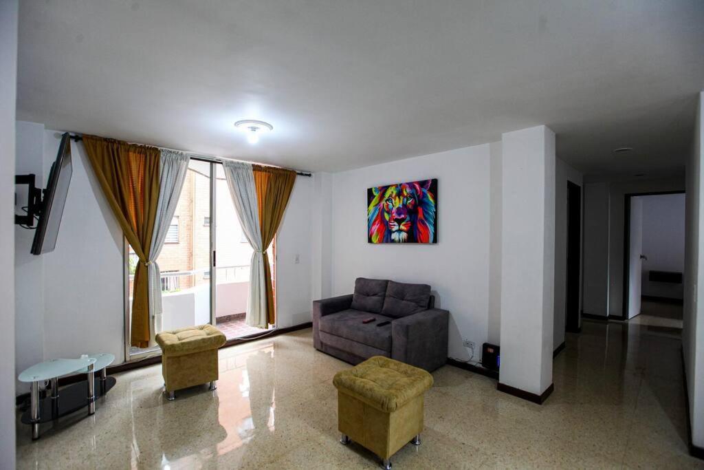 Apartment Espacioso Y Comodo Hogar. Medellin