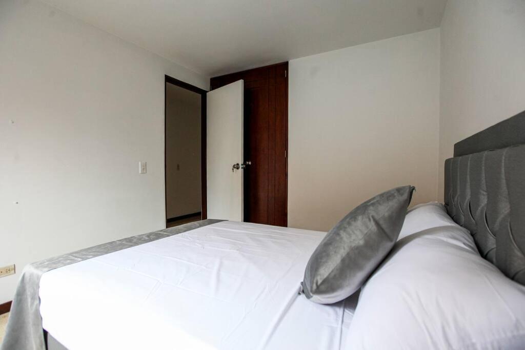Espacioso Y Comodo Hogar. Medellin