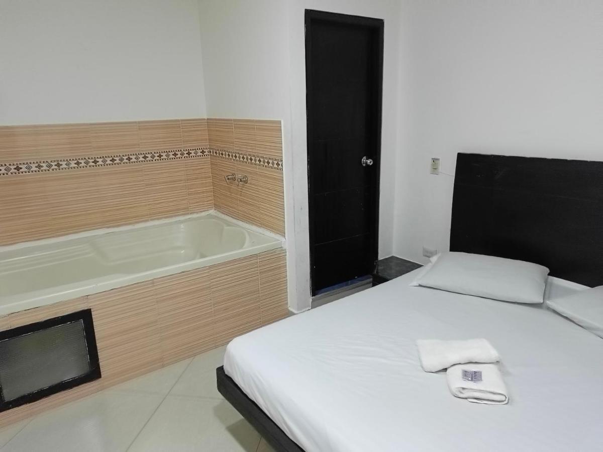 Universo Plaza Hotel *