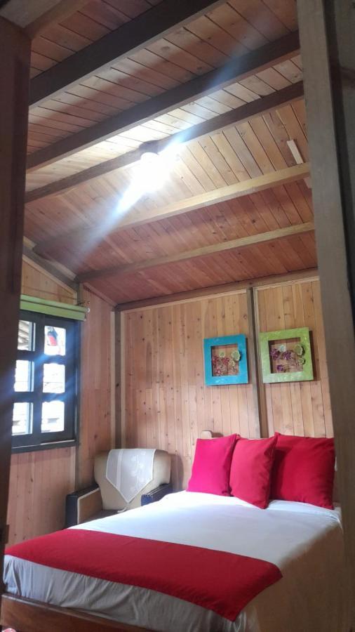 Bed and breakfast Moon Night Hostel-santa Elena Pantanillo