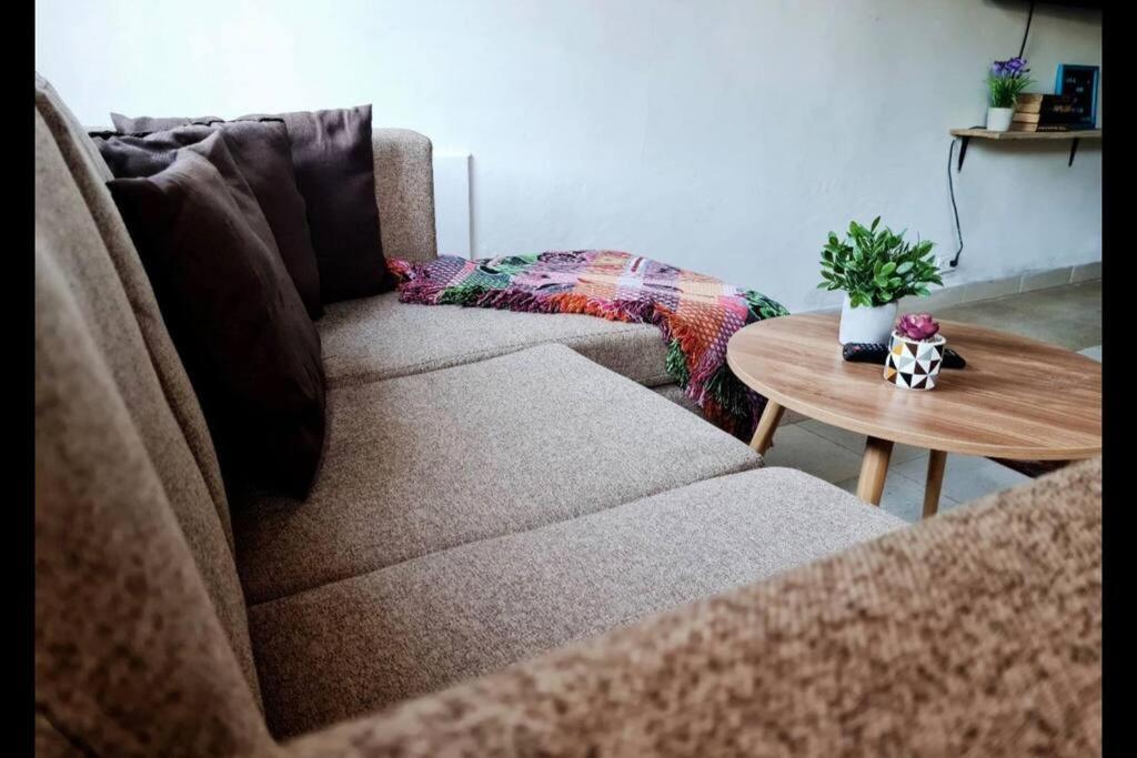 Apartamento Poblado Primer Piso Ed Villada 173 Medellín
