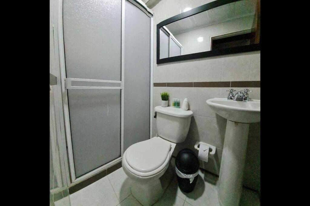 Apartamento Poblado Primer Piso Ed Villada 173