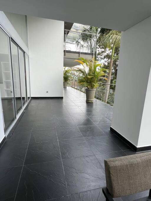 4 Bedrooms Mansion In Poblado 10 Minutes To Provenza *