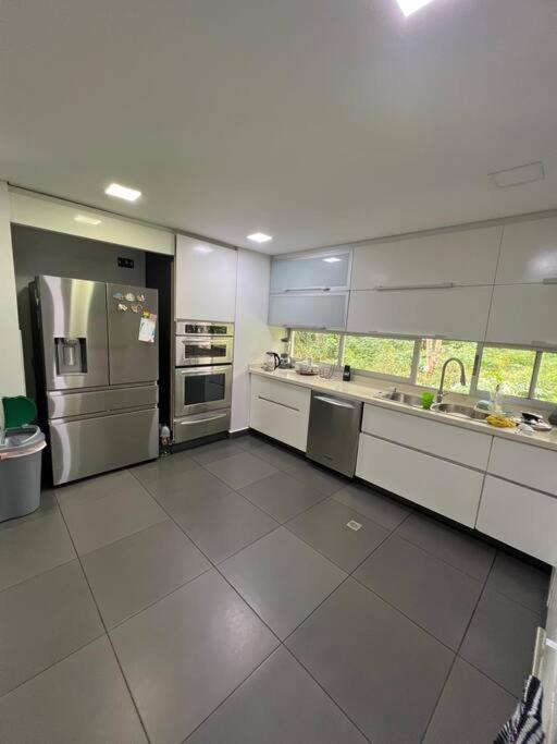 Сasa de vacaciones 4 Bedrooms Mansion In Poblado 10 Minutes To Provenza