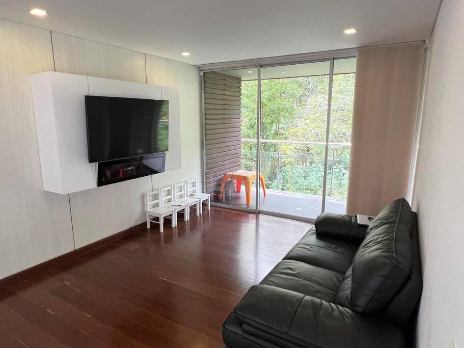 Сasa de vacaciones 4 Bedrooms Mansion In Poblado 10 Minutes To Provenza