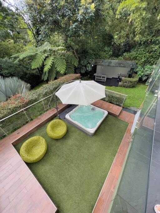 4 Bedrooms Mansion In Poblado 10 Minutes To Provenza Сasa de vacaciones *