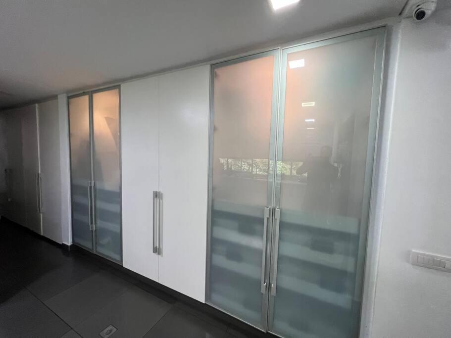 Сasa de vacaciones 4 Bedrooms Mansion In Poblado 10 Minutes To Provenza