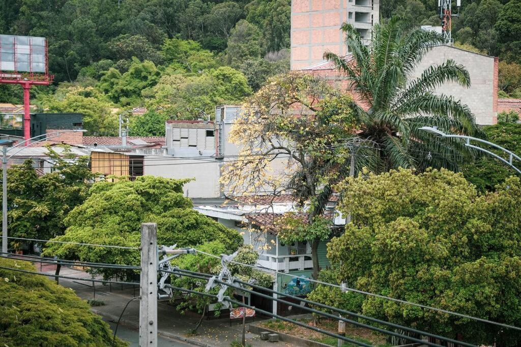Amplio Duplex Con Terraza Privada. Apartment Medellin