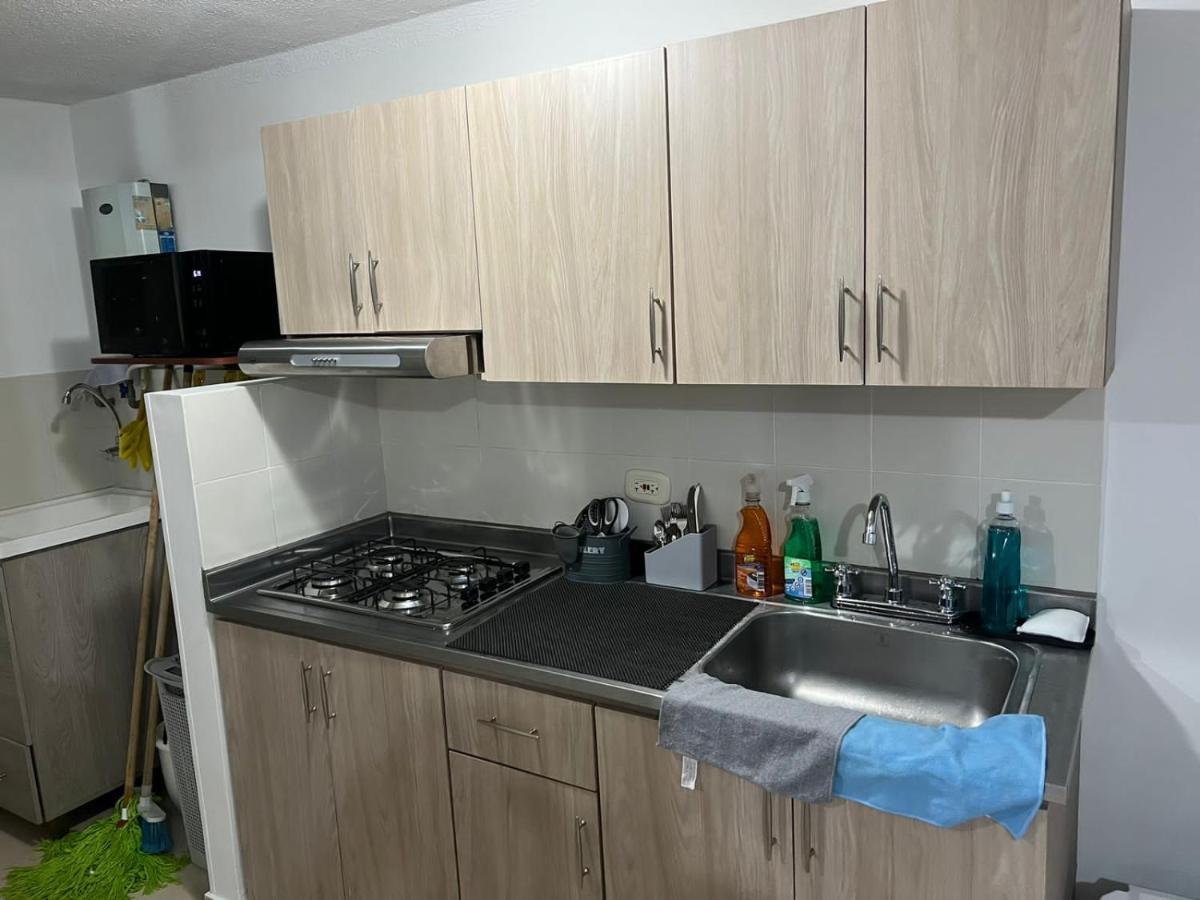Apartamento Comodo Con Vista Al Ciudad Cerca Al Poblado