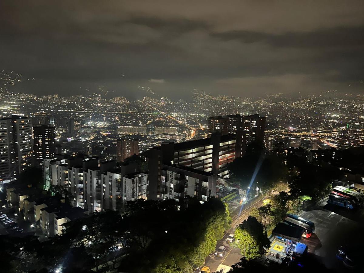 Comodo Con Vista Al Ciudad Cerca Al Poblado