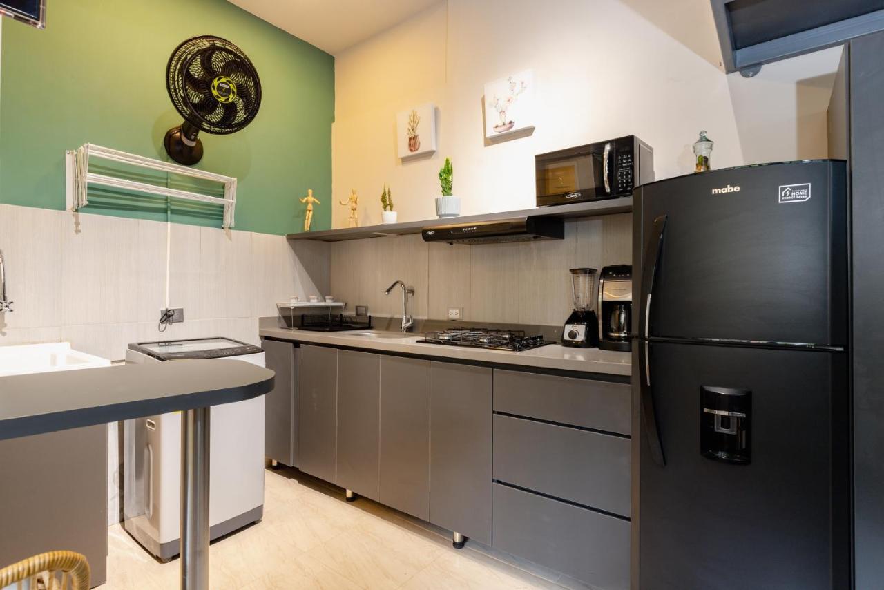 Studio Completo - Aguacatala Medellín