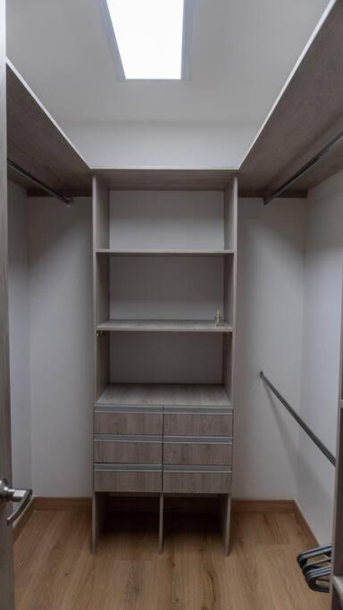 Apartamento Luxury, 3 Bdr, Pv Balconie, Design, Laureles