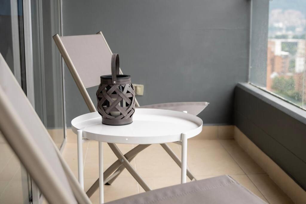 Luxury, 3 Bdr, Pv Balconie, Design, Laureles Apartamento