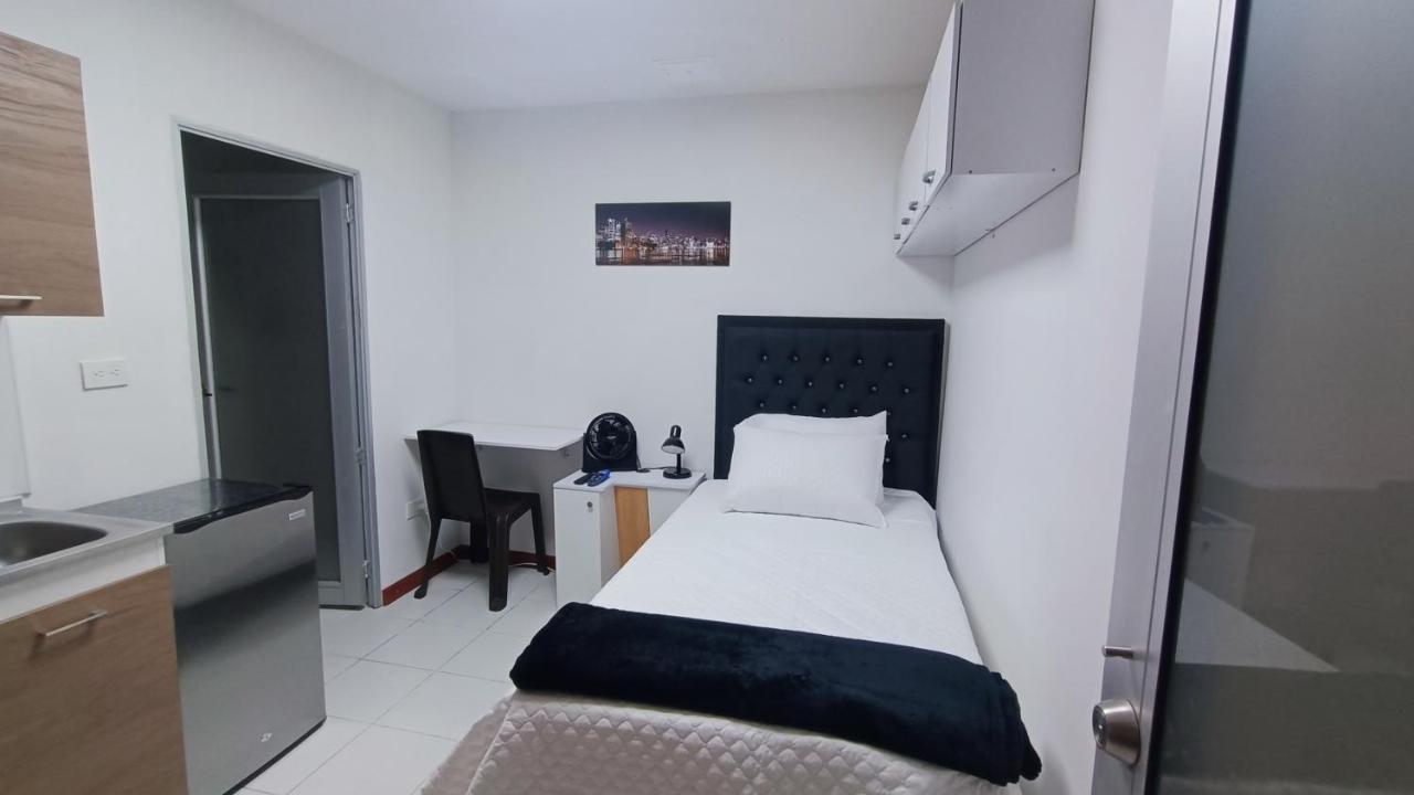 Apartamento Mini-estudio 4 Privilegiada Ubicacion Frente Al Centro Comercial Medellín
