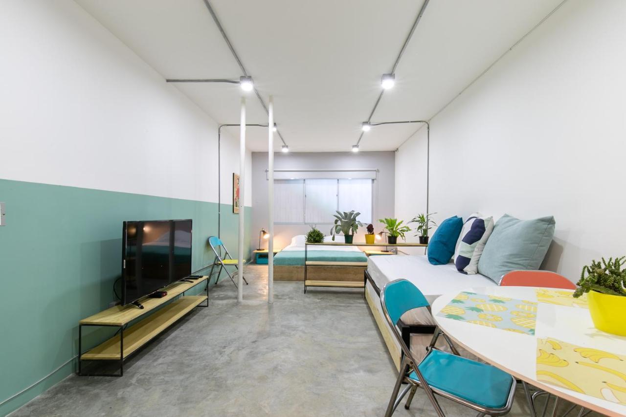 Amarillo-morado-ocre Apartamento