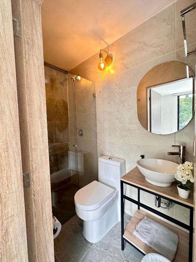 Comodas Y Modernas Con Bano Privado 2 Y 3 Personas En La 70 Laureles Estadio Apartamento Medellín