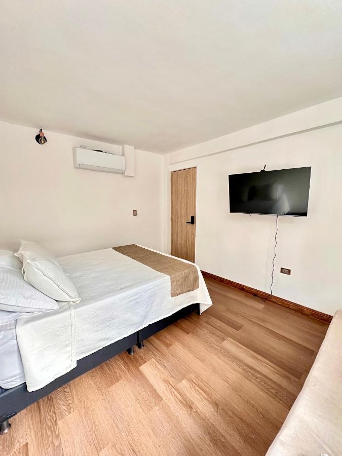Comodas Y Modernas Con Bano Privado 2 Y 3 Personas En La 70 Laureles Estadio