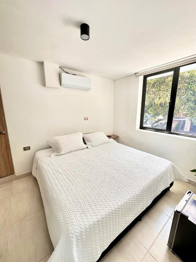 Comodas Y Modernas Con Bano Privado 2 Y 3 Personas En La 70 Laureles Estadio Apartamento
