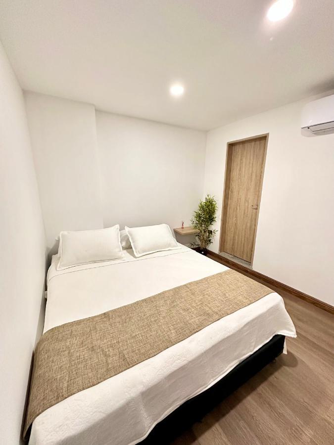 Comodas Y Modernas Con Bano Privado 2 Y 3 Personas En La 70 Laureles Estadio Medellín