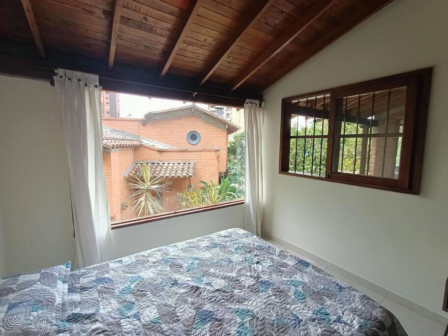 La Casa De La Abuela, Poblado