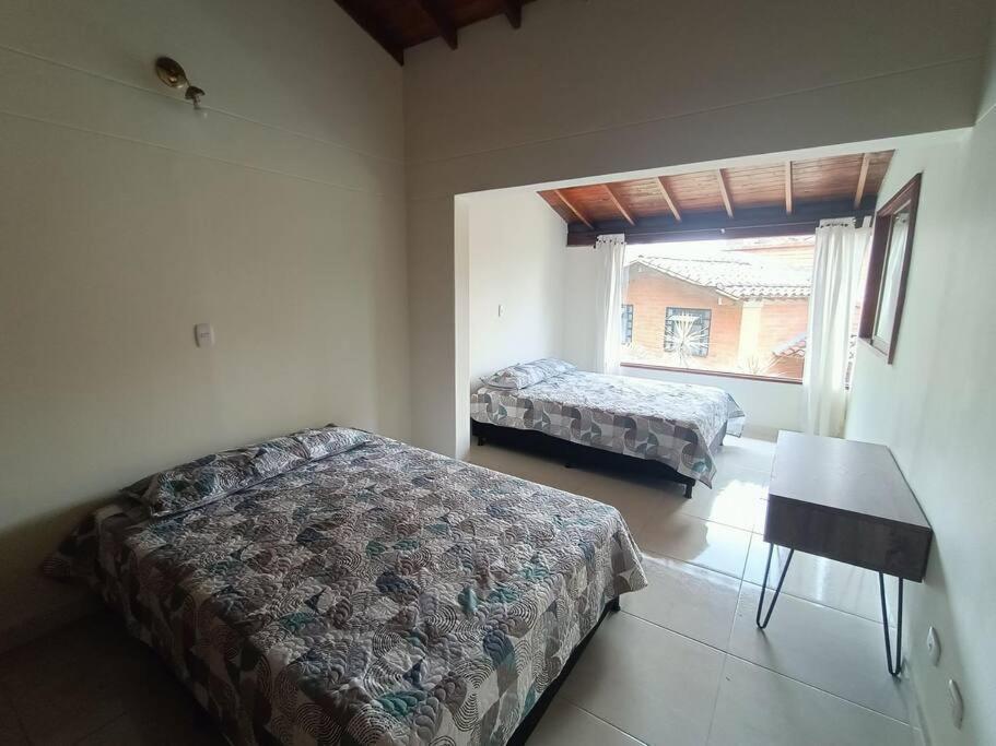 La Casa De La Abuela, Poblado *