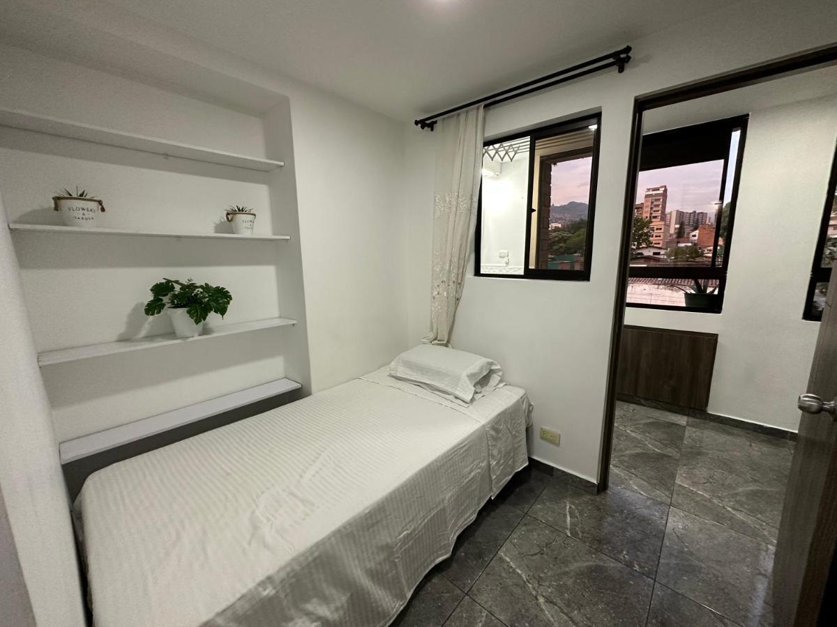 Apartamento Impresionante De 150 Metros Hasta Para 10 Personas Con Seguridad Privada 24hr Laureles - Estadio *
