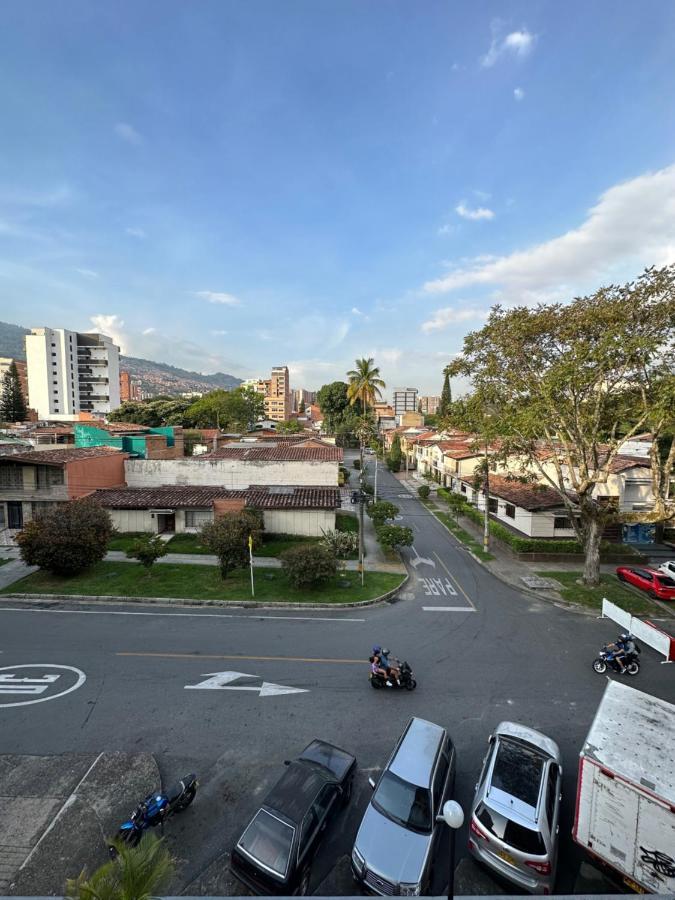 Apartamento Impresionante De 150 Metros Hasta Para 10 Personas Con Seguridad Privada 24hr Laureles - Estadio Medellín