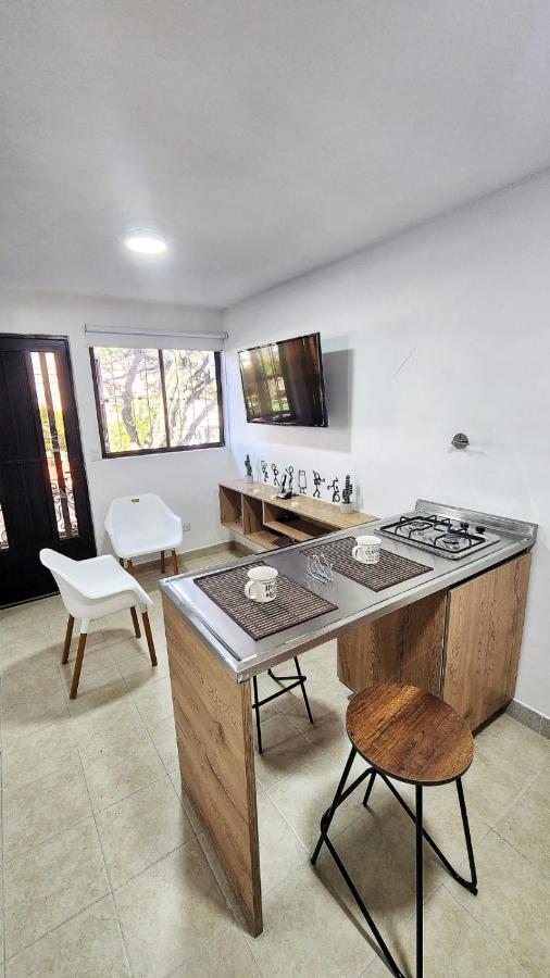 Couples Retreat In Laureles Estadio Private Studio, 1br 1bath Kit Apartment Medellin