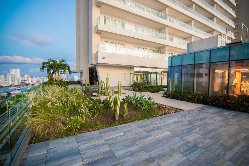 Beachfront Luxury In Bocagrande