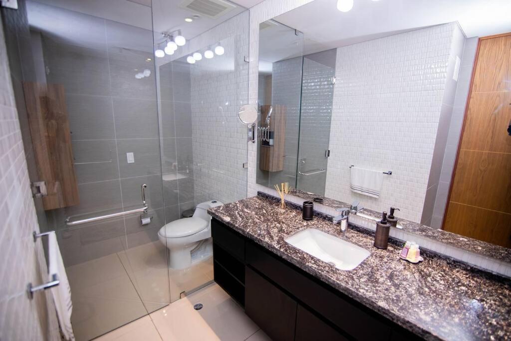 Beachfront Luxury In Bocagrande Apartamento