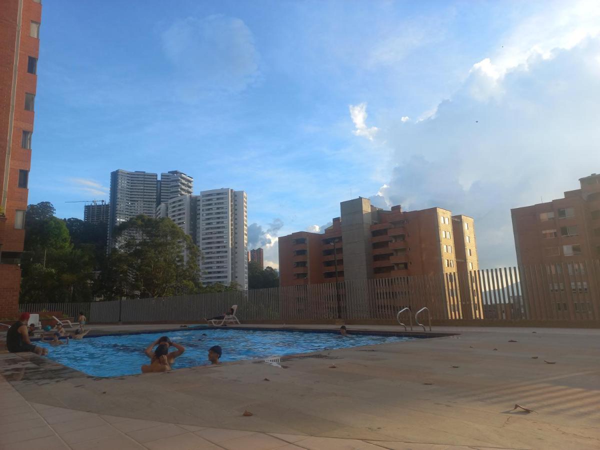 Poblado Via Las Palmas *