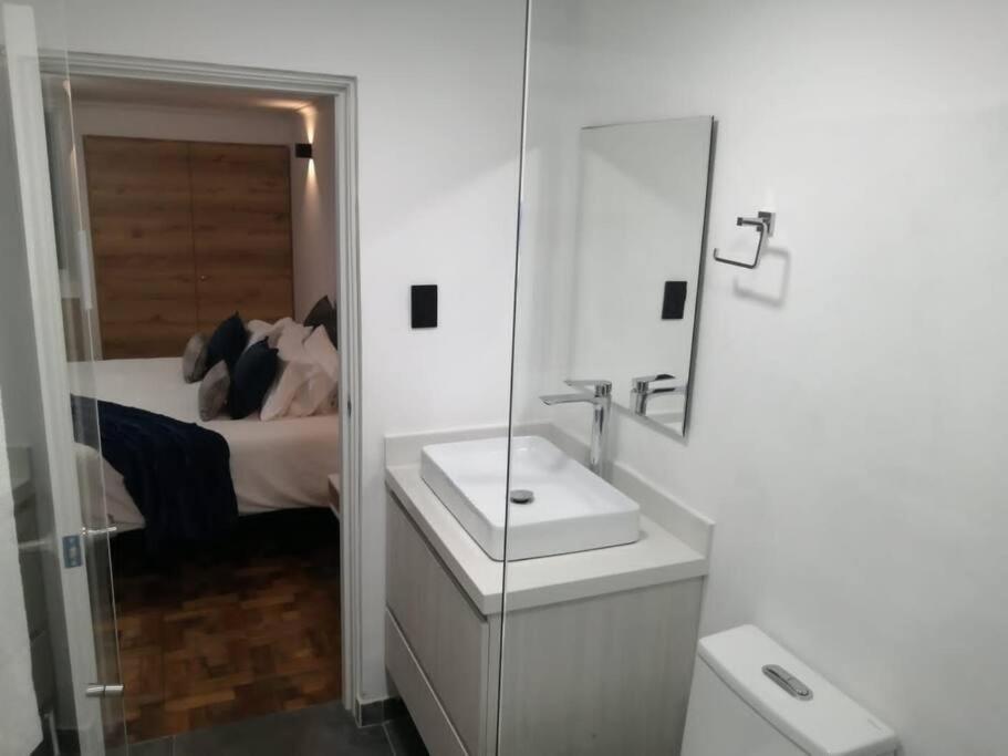 Modern Apartment-1 Block From El Poblado Park Apartamento *
