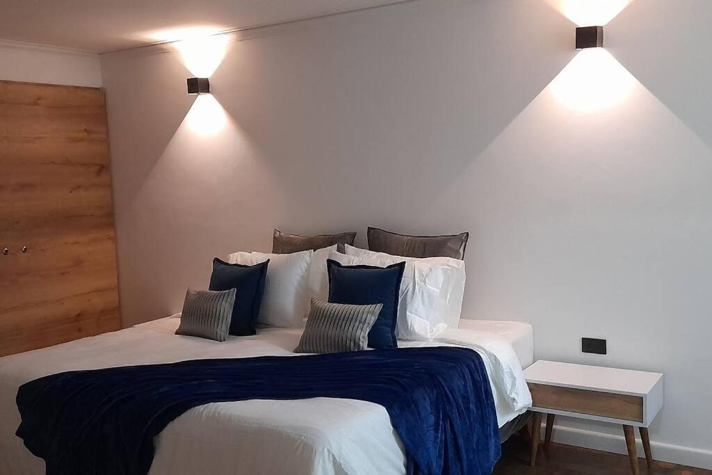 Modern Apartment-1 Block From El Poblado Park Medellín