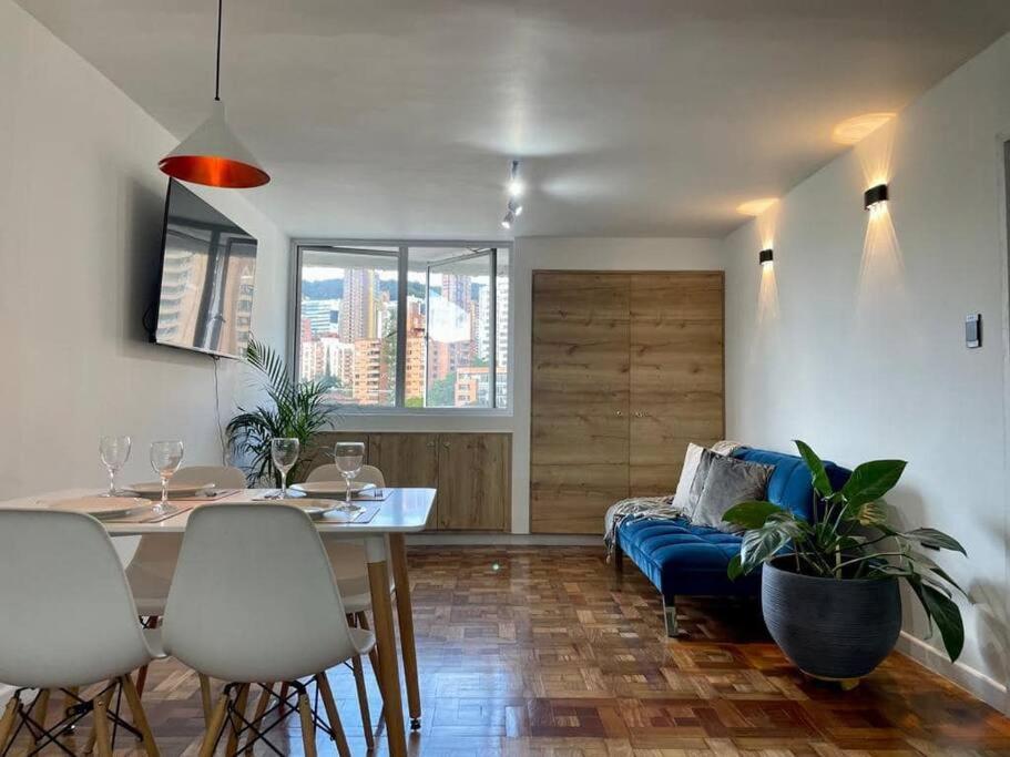 Modern Apartment-1 Block From El Poblado Park * Medellín