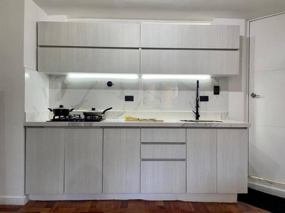 Apartamento Modern Apartment-1 Block From El Poblado Park *