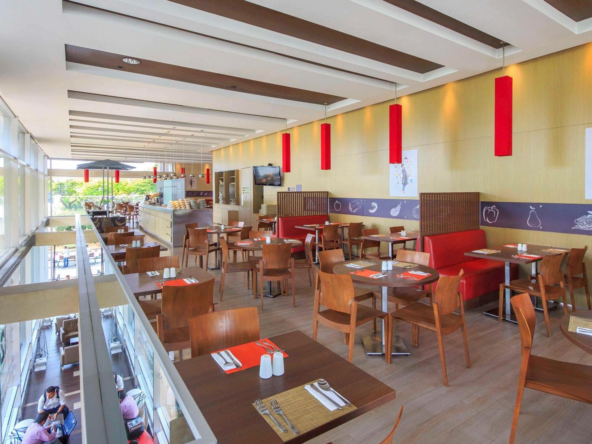 Ibis Hotel 3*