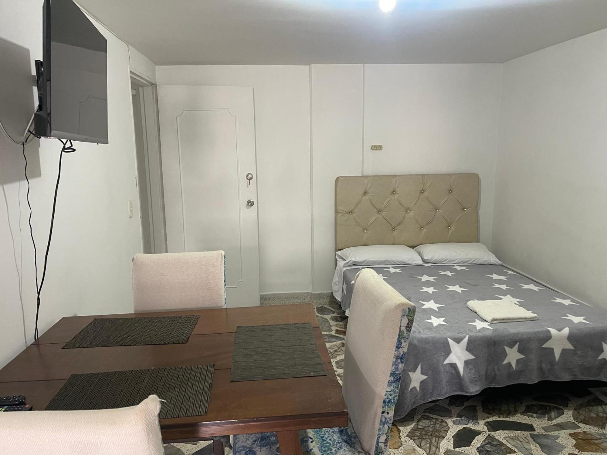 Apartamento Comodo En Laureles , Centrico Y Bien Ubicado Apto 301 *