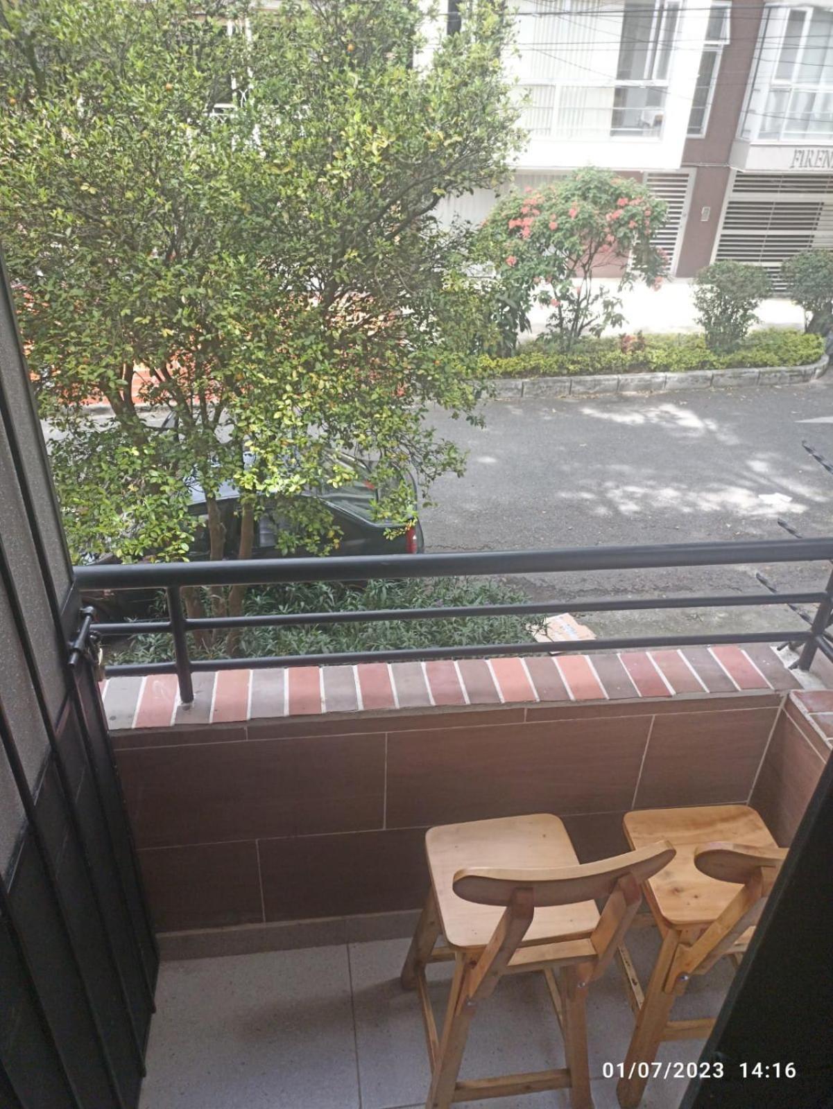 23 Comodo Con Balcon En Laureles Estadio 2 Hab 2 Banos Apartamento