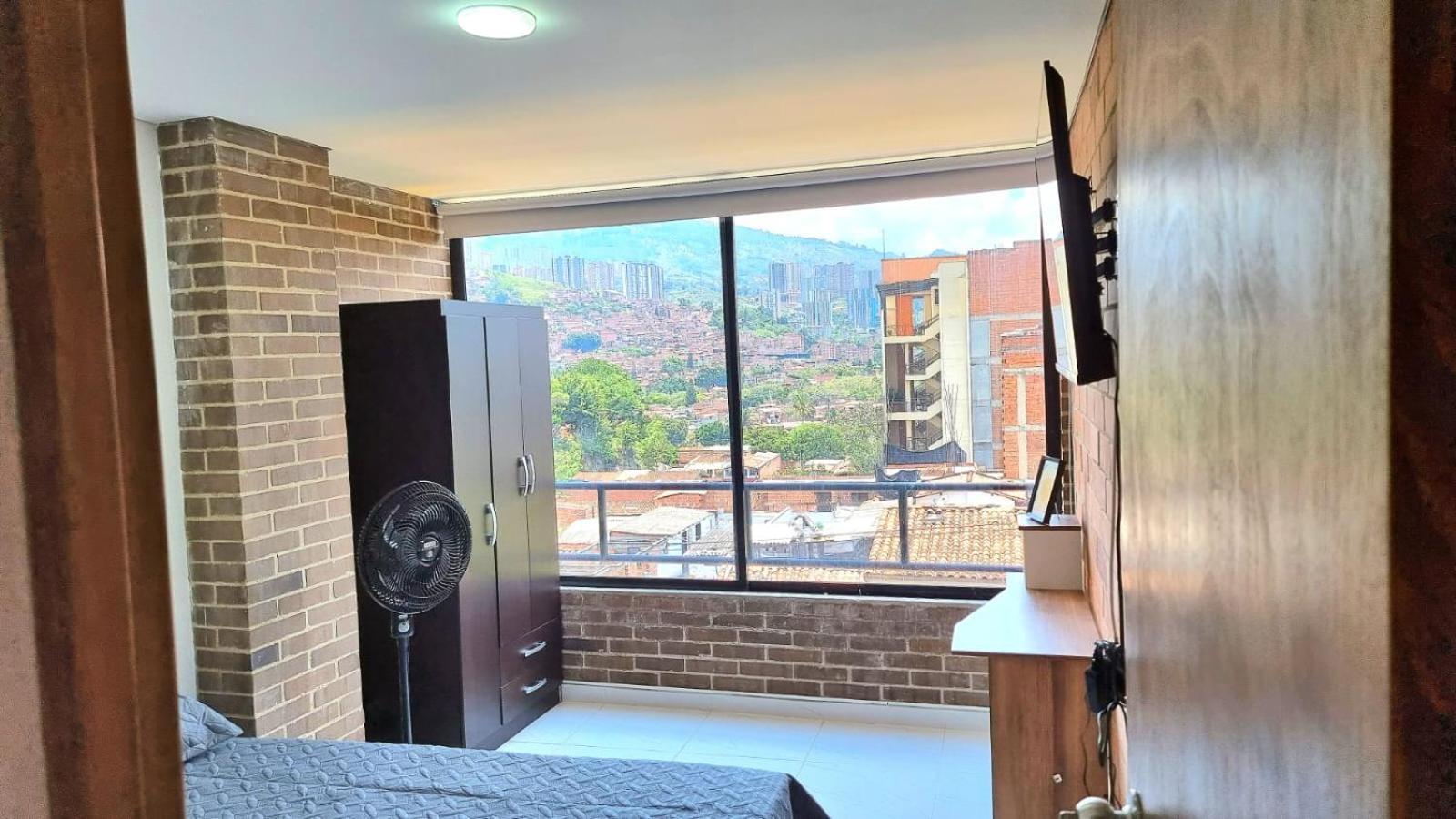 Extraordinarios En Medellin, Viajeros Y Familias *