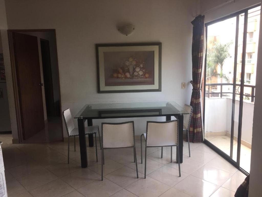 Apartamento Excelente, Moderno, Amoblado Y Bien Ubicado En Laureles,