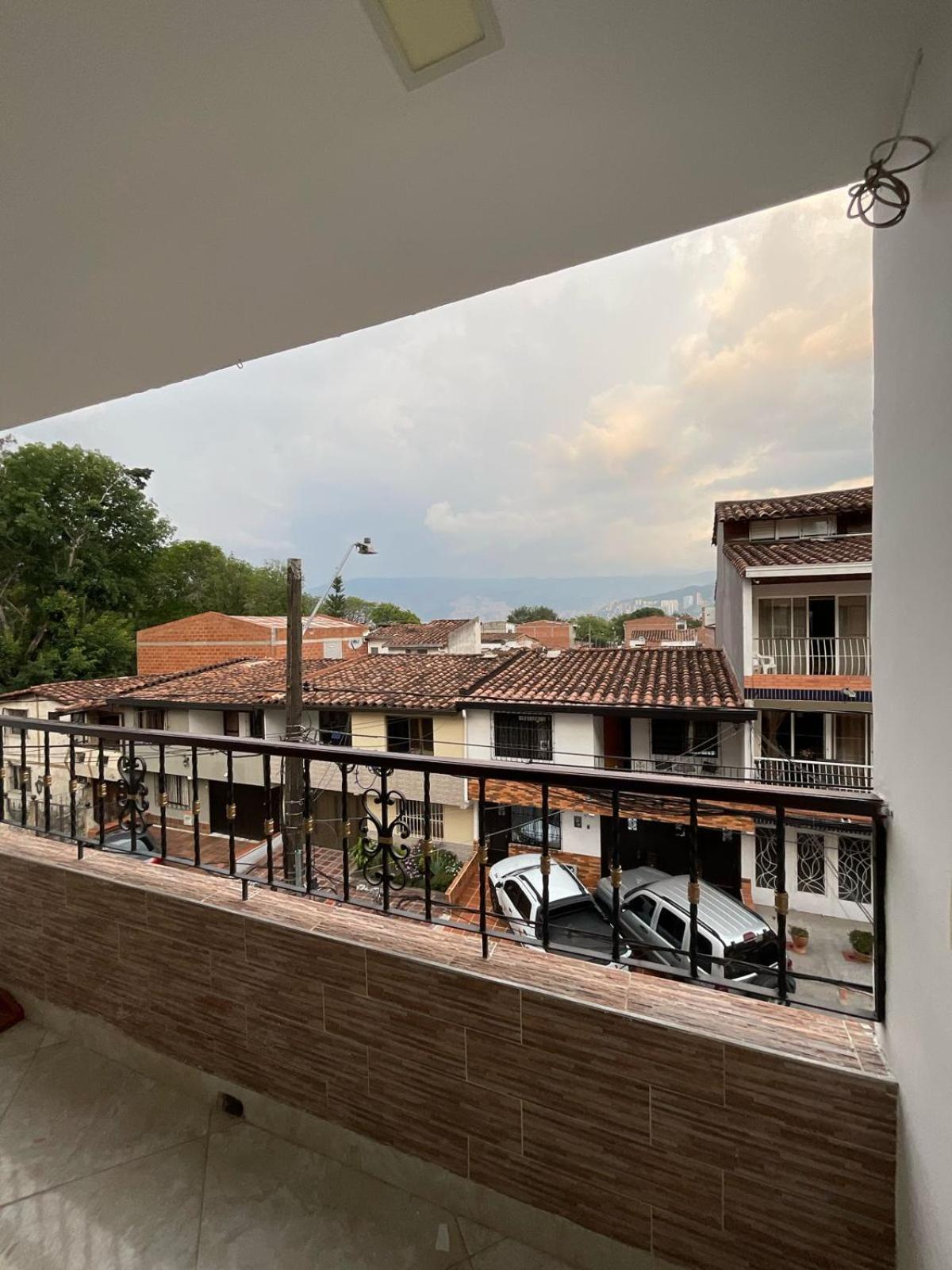 Elegante Y Hermoso En Apartamento Medellín