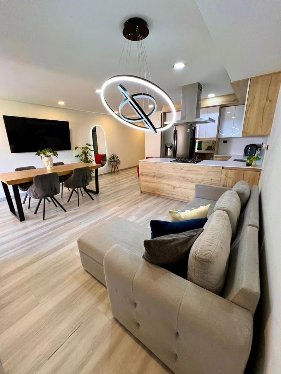 Apartamento Luxurious & Rustic - Up To 10 People Medellín
