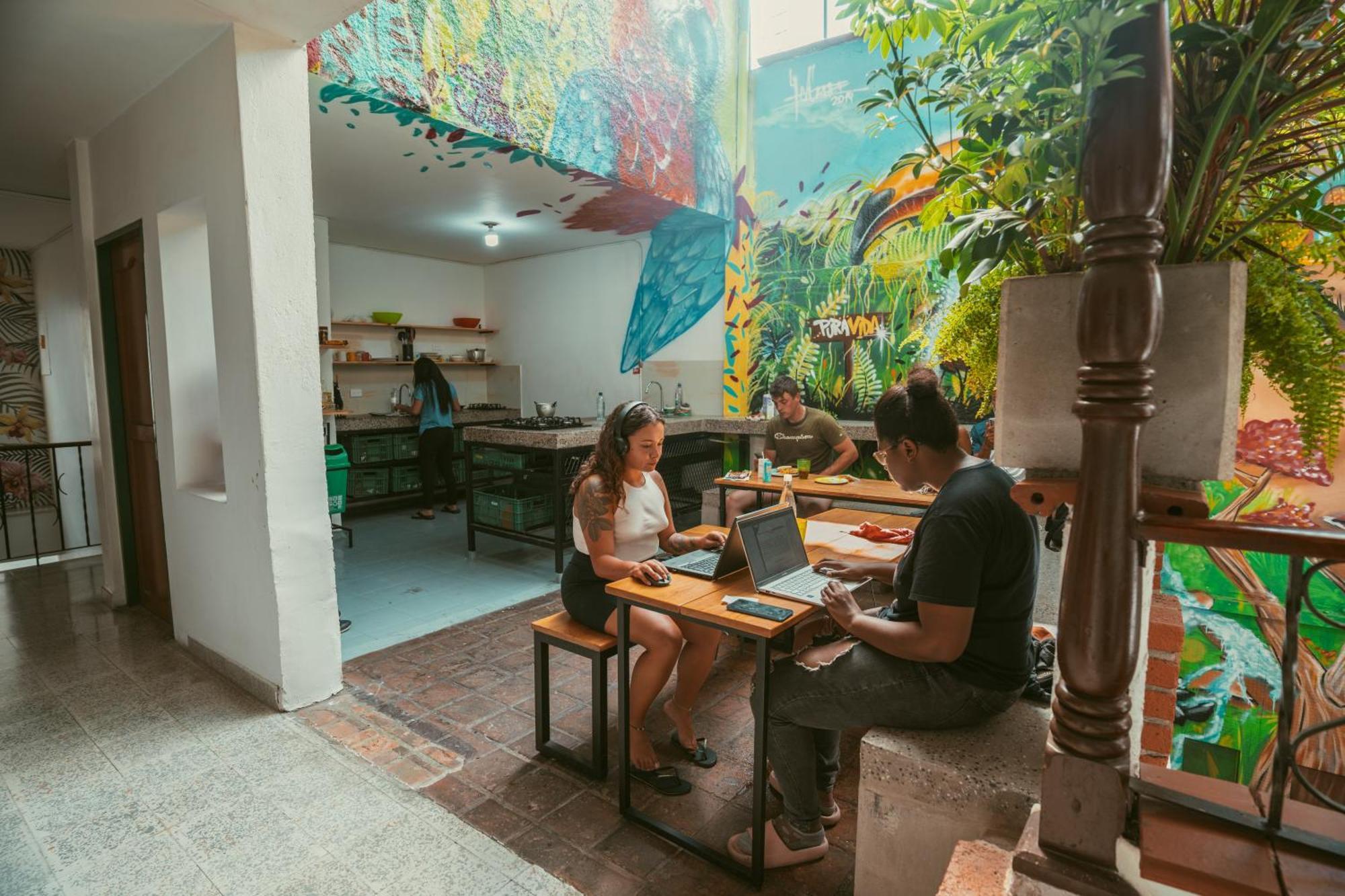 Pura Vida La 70 Medellín