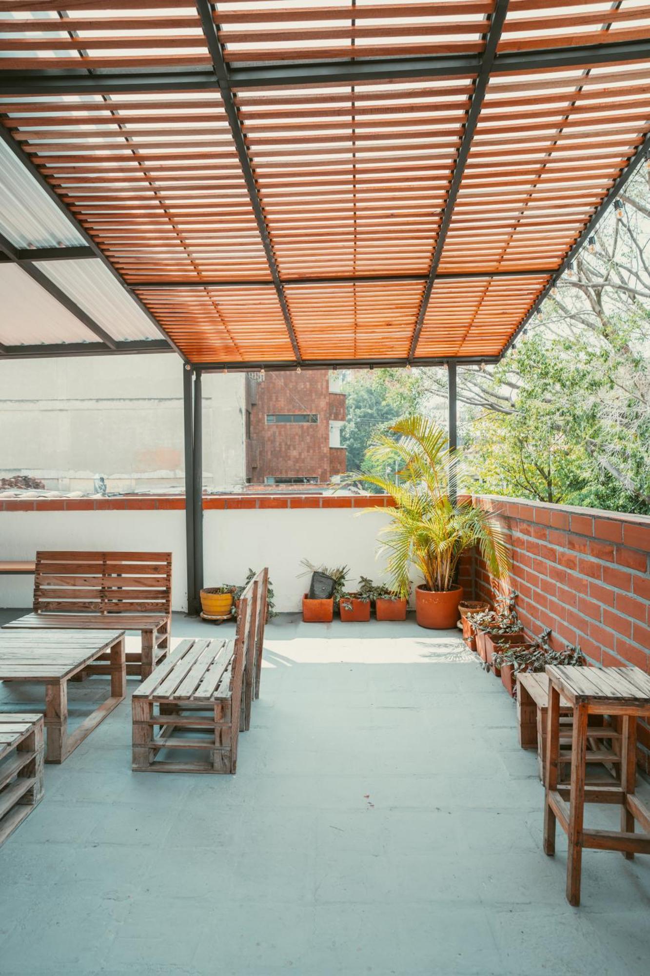 Pura Vida La 70 Pensión Medellín
