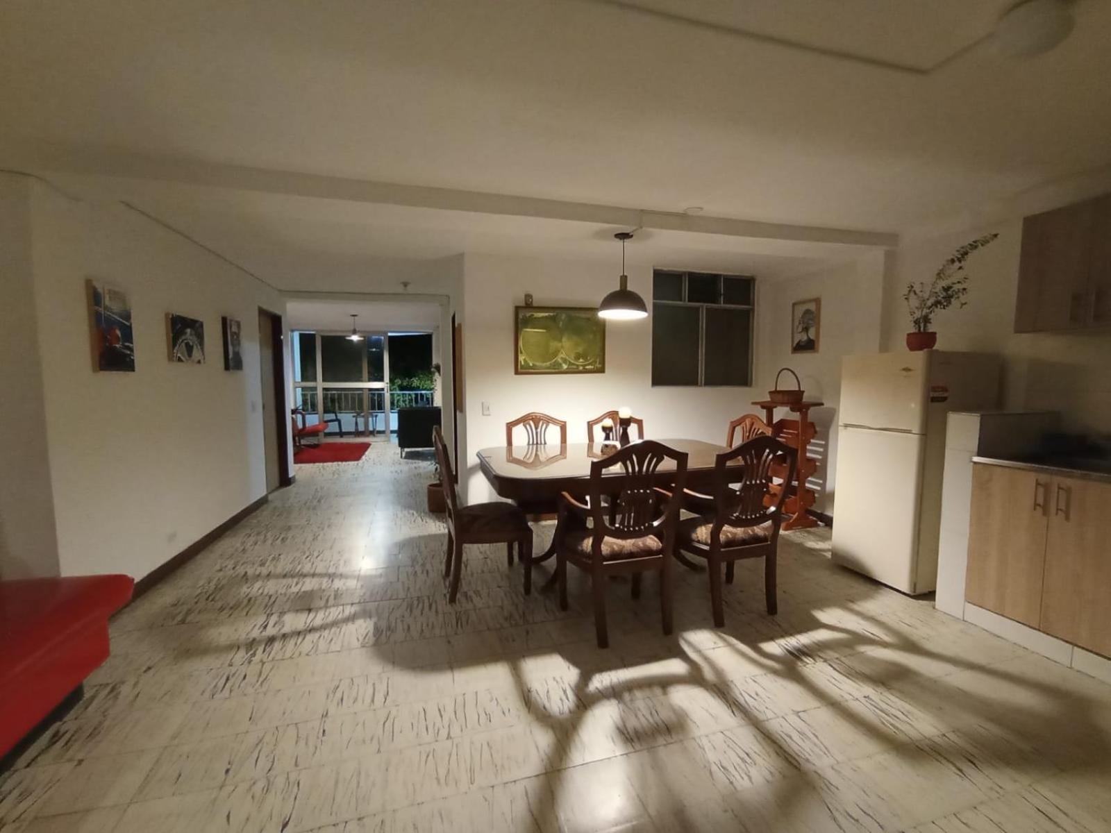 Con Bano Privado Coliving Central Cerca A Plaza Mayor Cerro Nutibara Unicentro Pensión *