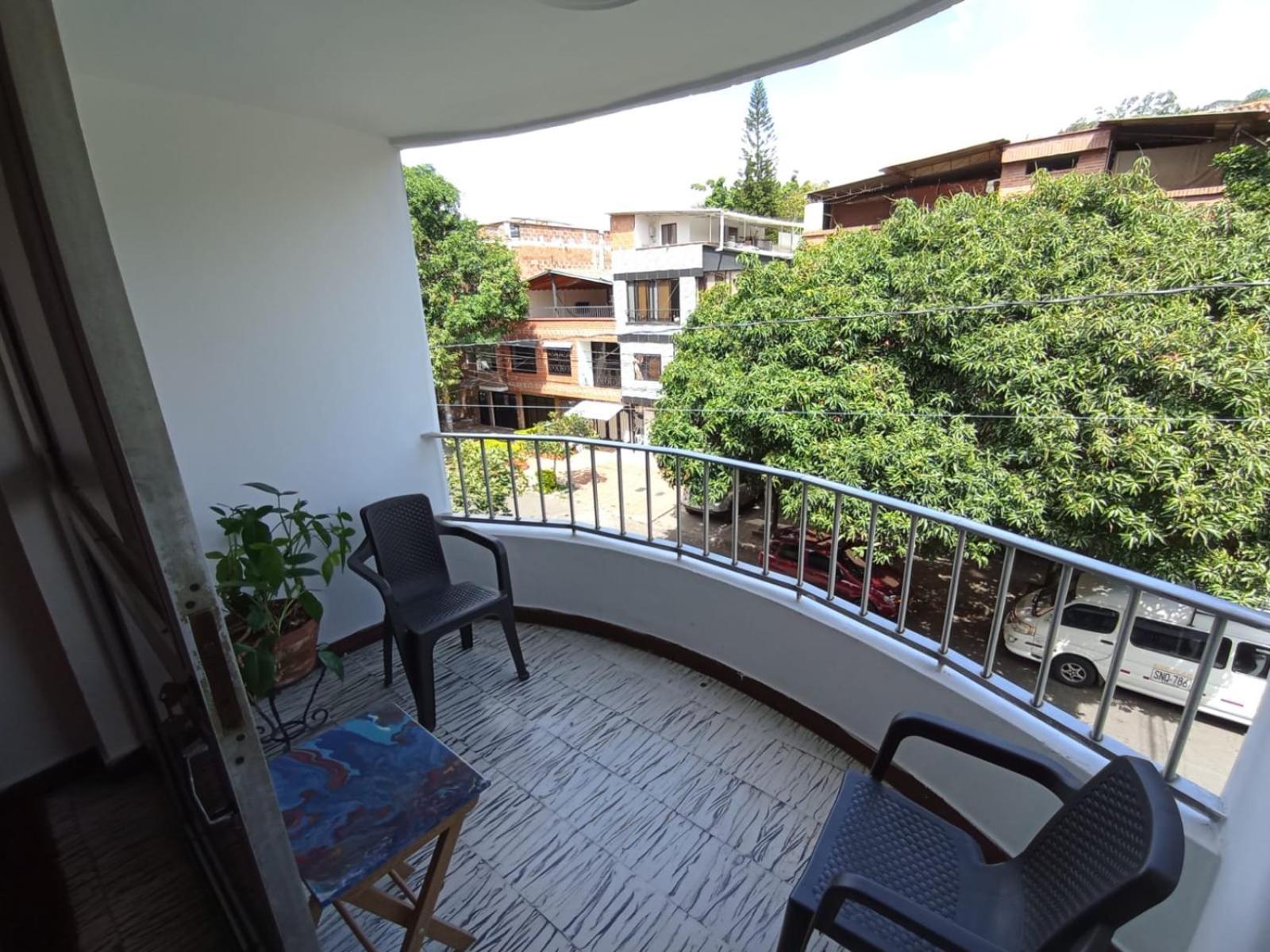 Con Bano Privado Coliving Central Cerca A Plaza Mayor Cerro Nutibara Unicentro Pensión Medellín