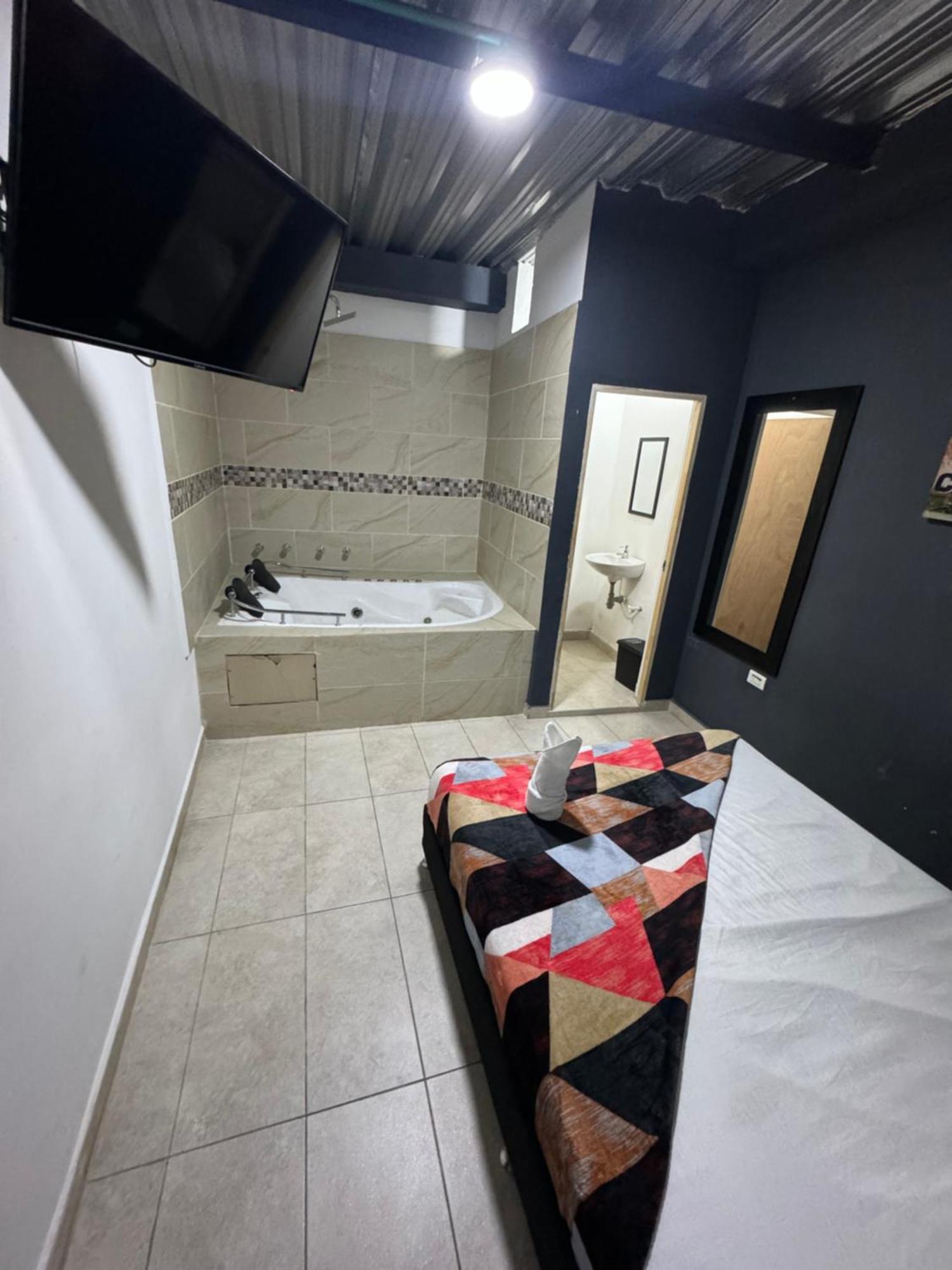 Select Hotel