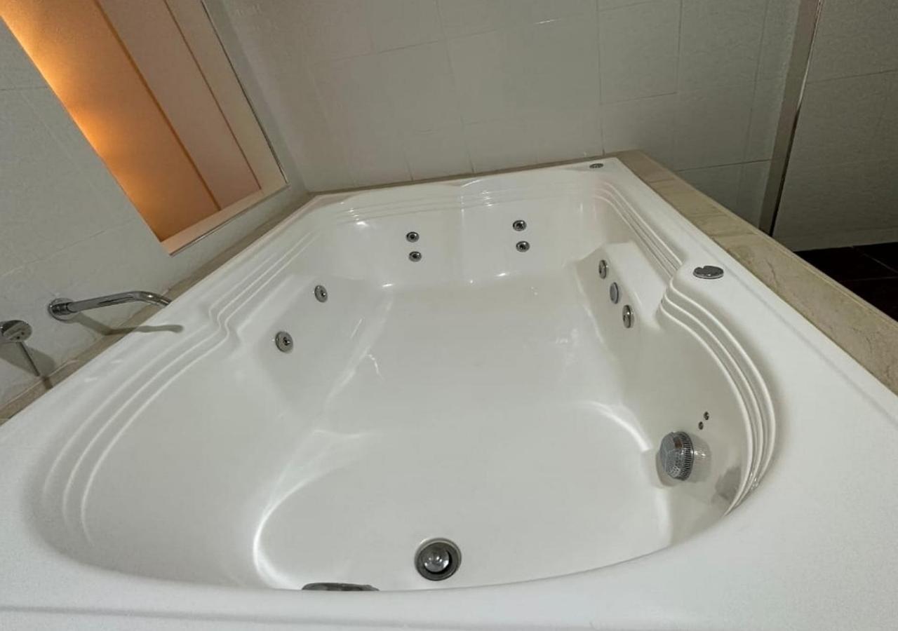 Hotel Opera, Centro Medellin, Entertainment,y Bar, Solo Adultos