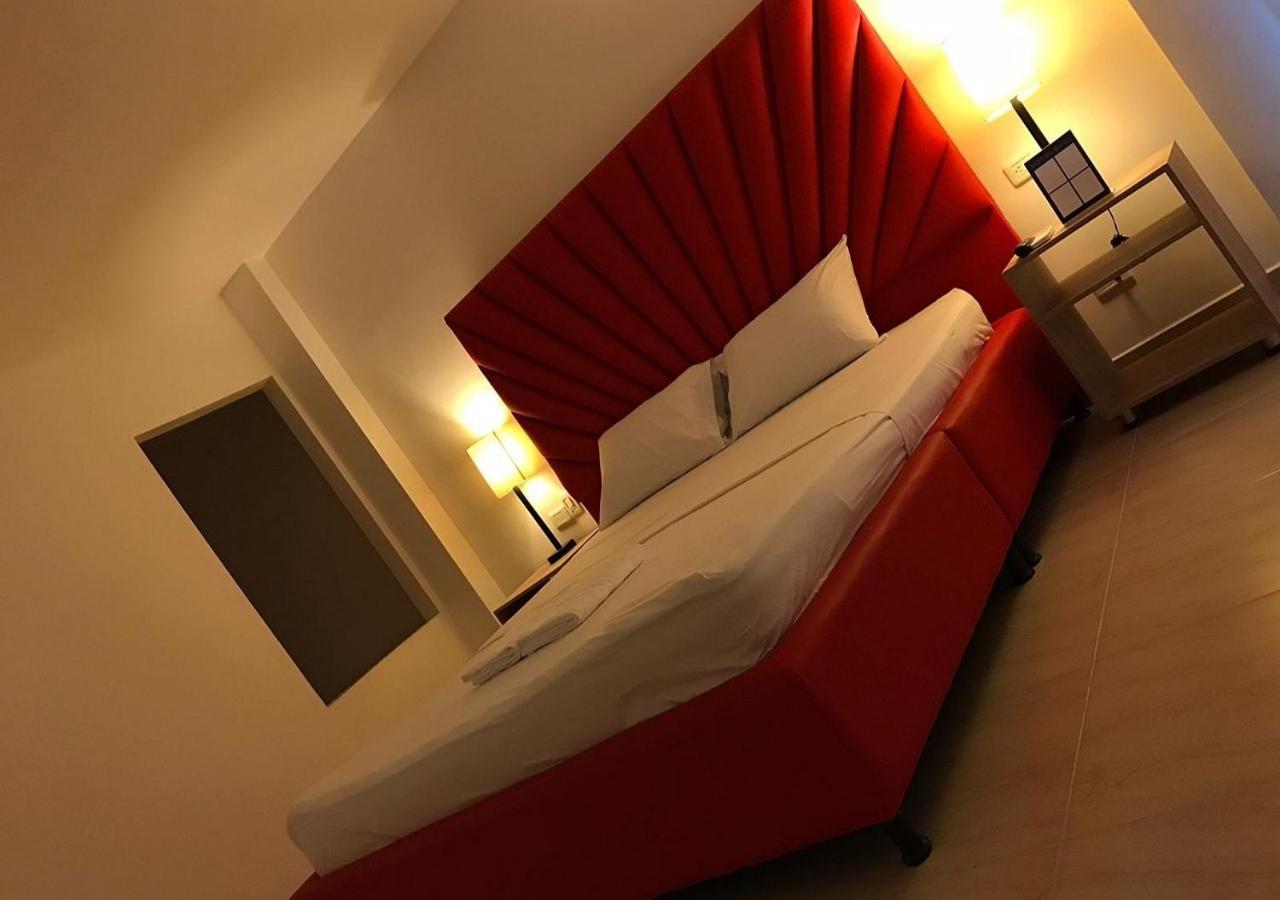Hotel Opera, Centro Medellin, Entertainment,y Bar, Solo Adultos Medellín