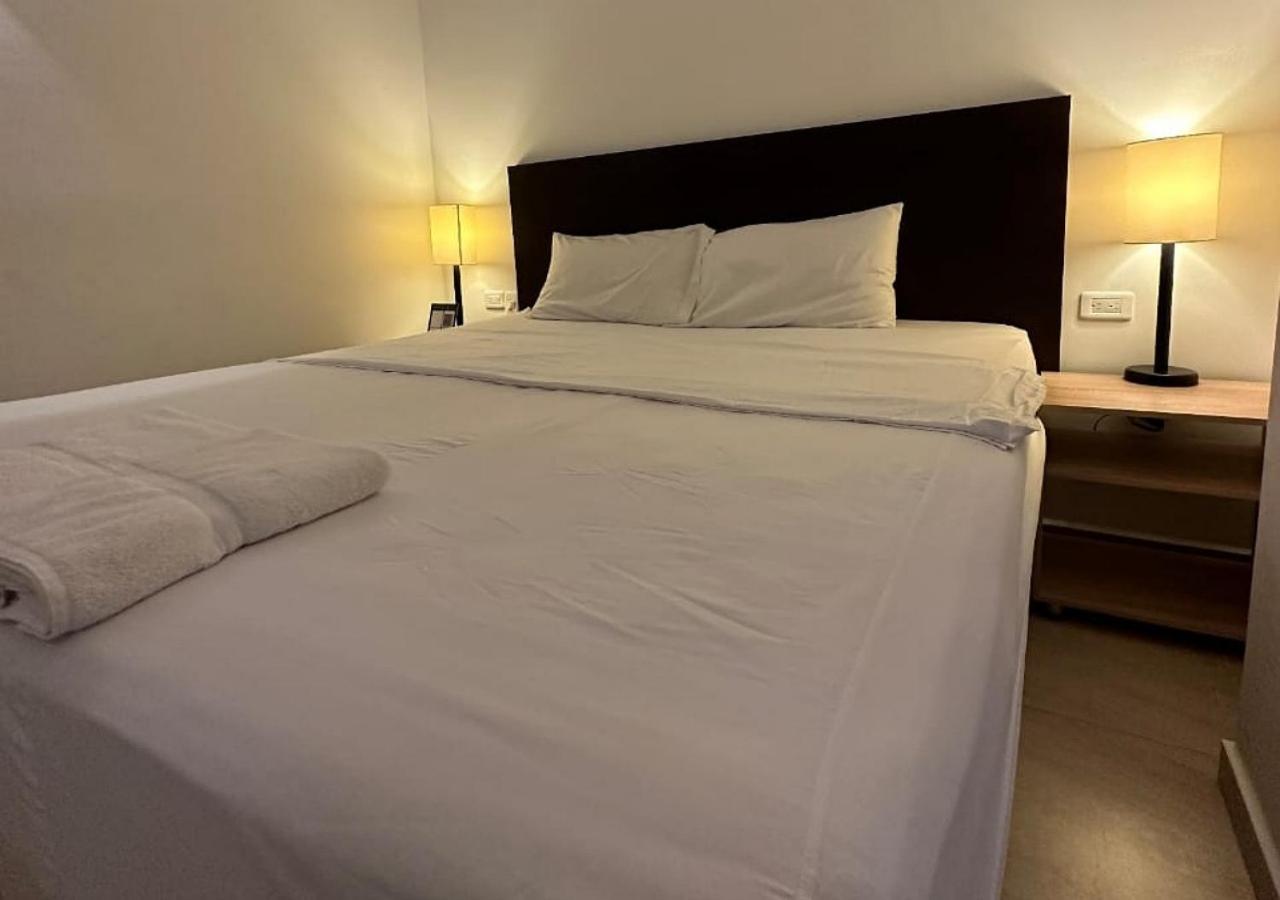 Opera, Centro Medellin, Entertainment,y Bar, Solo Adultos Hotel